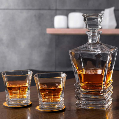 Υλικό για το κολάρο Γυάλινο μπουκάλι Spirits Design Square Custom Engraved Beverage Cork Bottle