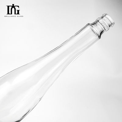 550 ml γυάλινο μπουκάλι για ουίσκι Brandy Vodka OEM/ODM Αποδεκτό και χαρακτική επιφάνεια χειρισμού