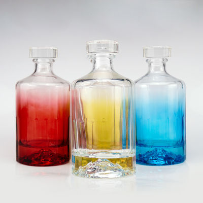 Ουίσκι 500 ml Creative Design γυάλινο μπουκάλι με κόκκινο ηφαιστειακό βουνούμενο κάτω μέρος και γυάλινο φελλό