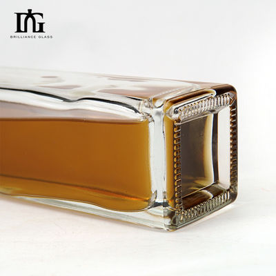 750 ml διαφανής γυάλινη φιάλη βότκας τετραγωνικού σχήματος με αποδεκτό λογότυπο πελάτη