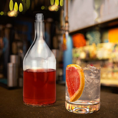 Παρέχεται δωρεάν 750ml 1000ml 1750ml τετραγωνικό γυάλινο μπουκάλι με βιδωτό καπάκι