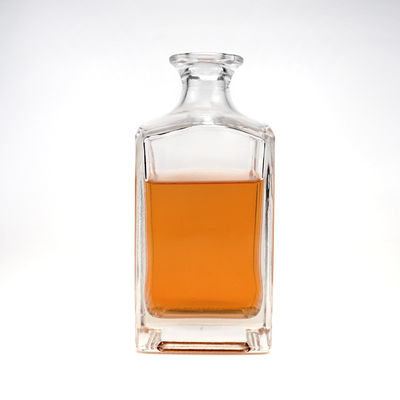 Τύπος καπάκις Στροφή από φελλό και τα δύο 750 ml τετραγωνικό σχήμα γυαλί τζιν μπουκάλι ουίσκι ποτό για φαρμακείο