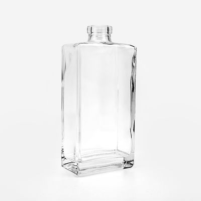 500 ml προσαρμοσμένο τετράγωνο γυάλινο μπουκάλι για τζιν ουίσκι βότκα μπράντυ φελλός και καπάκι βίδας