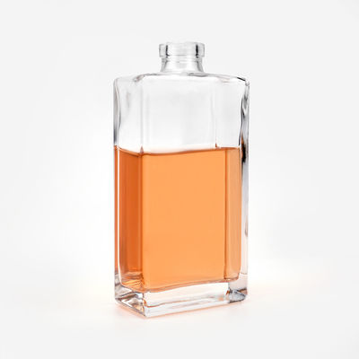 500 ml προσαρμοσμένο τετράγωνο γυάλινο μπουκάλι για τζιν ουίσκι βότκα μπράντυ φελλός και καπάκι βίδας
