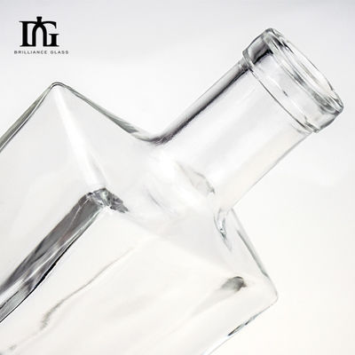500 ml 700 ml 750 ml Προσαρμοσμένο πάχος κάτω τετράγωνο γυάλινο μπουκάλι για οινοπνεύματα και ποτά