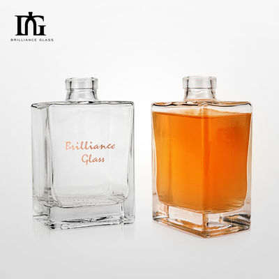 Ποτό 500 ml τετραγωνικό πλατύ ώμου σαφές γυάλινο μπουκάλι για οινοπνεύματα και ποτά