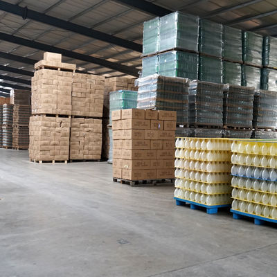500 ml 700 ml σαφές γυάλινο μπουκάλι με σκορπιό μέσα Εξαιρετική και ανθεκτική