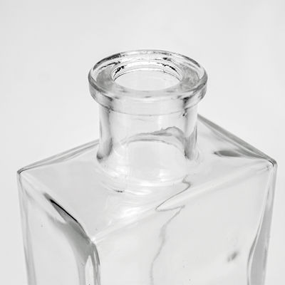 Ιδιαιτερότητα 500 ml επίπεδα κενά διαυγή γυάλινα μπουκάλι οινοπνεύματος για ουίσκι ρούμι οινοπνευματώδη ποτά βότκα τζιν