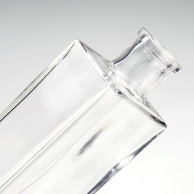 Ιδιαιτερότητα 500 ml επίπεδα κενά διαυγή γυάλινα μπουκάλι οινοπνεύματος για ουίσκι ρούμι οινοπνευματώδη ποτά βότκα τζιν