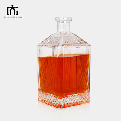 Επεξεργασμένο Εμφασκόμενο Λογότυπο 750 ml γυάλινο μπουκάλι για οινοπνευματώδη ποτά Διαφανές τετραγωνικό σχήμα