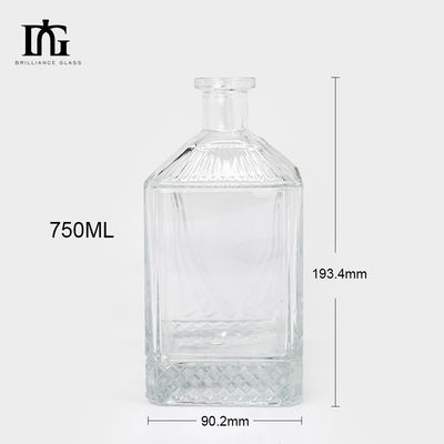 Επεξεργασμένο Εμφασκόμενο Λογότυπο 750 ml γυάλινο μπουκάλι για οινοπνευματώδη ποτά Διαφανές τετραγωνικό σχήμα