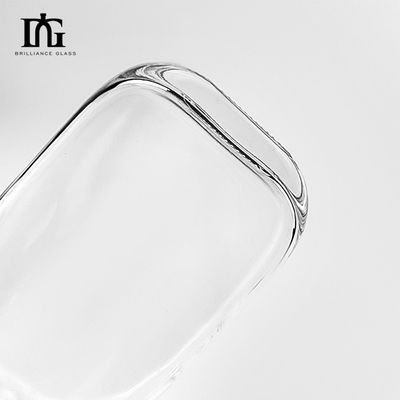 500 ml Διαφανές μπουκάλι γυαλιού βότκας με σφραγισμένο φελλό και επιφάνεια χαρακτικής