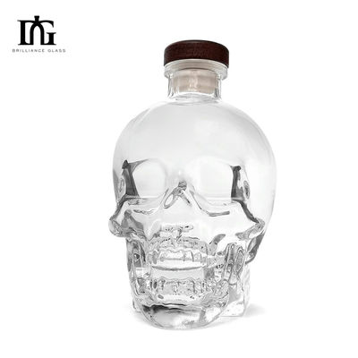Φιάλη καθαρού αλκοόλ 700 ml χωρητικότητας με χαραγμένο σχήμα κρανίου και τύπο σφραγίσματος CORK