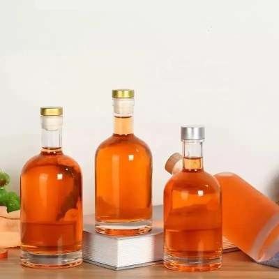 Τύπος σφράγισης CORK 100ml 200ml 375ml 500ml 750ml Ματ Μαύρο λευκό γυάλινο μπουκάλι για τζιν