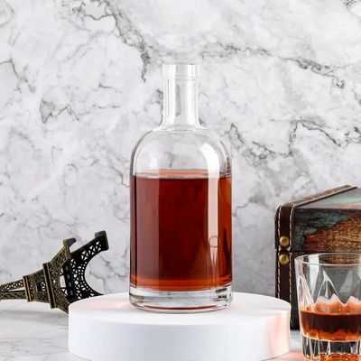 Τύπος σφράγισης CORK 100ml 200ml 375ml 500ml 750ml Ματ Μαύρο λευκό γυάλινο μπουκάλι για τζιν