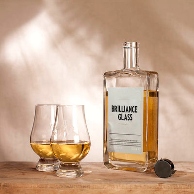 Επεξεργασία επιφάνειας χαρακτικής 750ml τετραγωνικό σχήμα γυαλί Spirits Βότκα Ρουμ μπουκάλι για ποτά