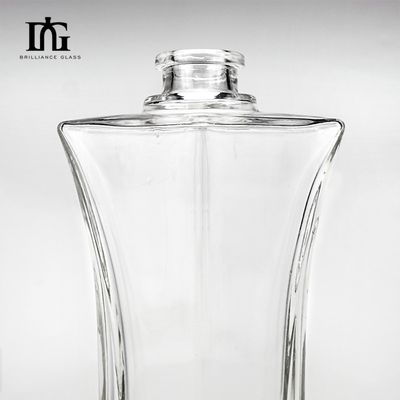 Ουίσκι Βότκα γυάλινο μπουκάλι 500ml 750ml με εξατομικευμένο μοναδικό σχήμα και τύπου καπάκις από φελλό