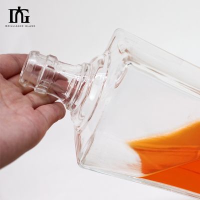 Προσαρμοσμένο φιαλίδιο κρασιού 700 ml από καθαρό γυαλί για οινοπνευματώδη ποτά Βιομηχανική χωρητικότητα 700 ml