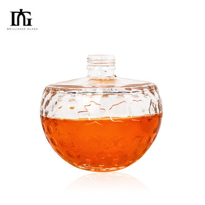 Μοναδικό σχεδιασμό 700ml διαυγές γυάλινο μπουκάλι με μοναδικό σχήμα κρανίου και χαραγμένο φελλό