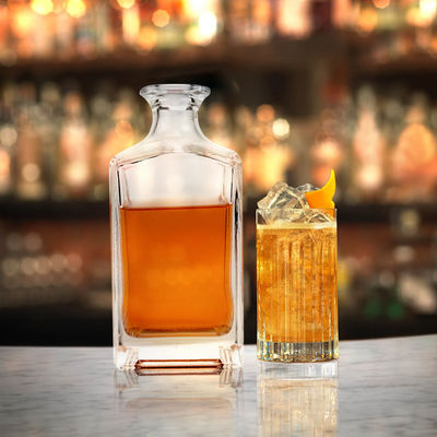 500ml/700ml/750ml/1000ml γυάλινο μπουκάλι ουίσκι με τετράγωνο σχέδιο