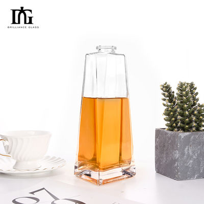 Προσαρμοσμένο μοναδικό σχεδιασμό 500ml μπουκάλι χαραγμένο τρίγωνο τεκίλα γυάλινο μπουκάλι με καπάκι