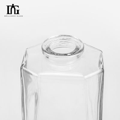 Προσαρμοσμένο μοναδικό σχεδιασμό 500ml μπουκάλι χαραγμένο τρίγωνο τεκίλα γυάλινο μπουκάλι με καπάκι
