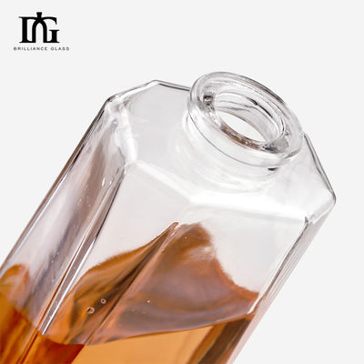 Προσαρμοσμένο μοναδικό σχεδιασμό 500ml μπουκάλι χαραγμένο τρίγωνο τεκίλα γυάλινο μπουκάλι με καπάκι