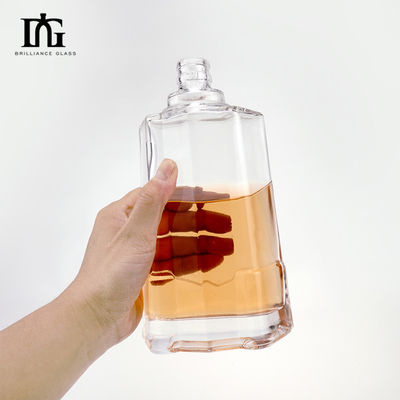 Προσαρμοσμένο σχήμα 700ml γυάλινο μπουκάλι για ρούμι ουίσκι και περισσότερα OEM / ODM αποδεκτό