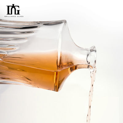 Προσαρμοσμένο λογότυπο 700 ml μπουκάλι whisky bourbon gin με φανταχτερό σχεδιασμό γυάλινης φιάλης κρασιού