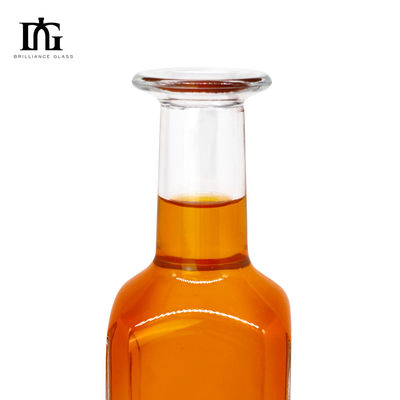 750ml 1000ml Ουίσκι Ρουμ Τζιν Τεκίλα γυάλινο μπουκάλι με φελλό και κομψό σχεδιασμό