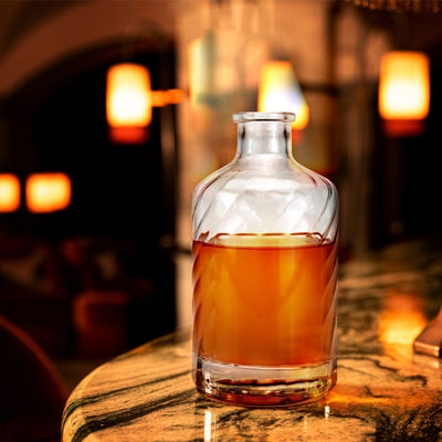 Με χαραγμένο γυάλινο κολάρο 500 ml μπουκάλι βότκα με παχύ πάτωμα και προσαρμοσμένο σχεδιασμό